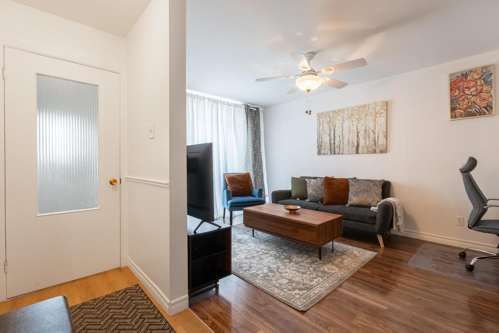Comfortable Spacious House With Parking Броссар Экстерьер фото