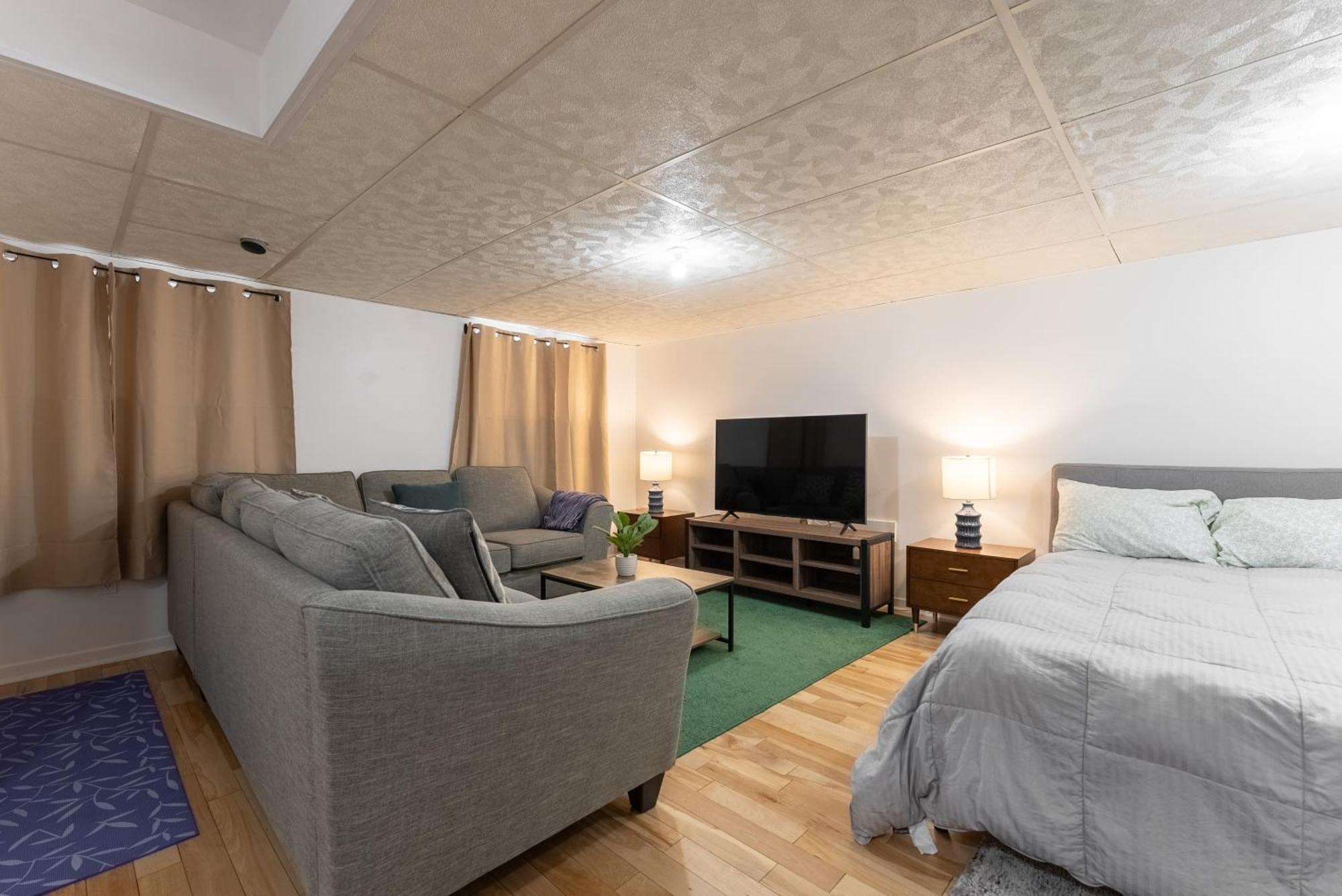 Comfortable Spacious House With Parking Броссар Экстерьер фото