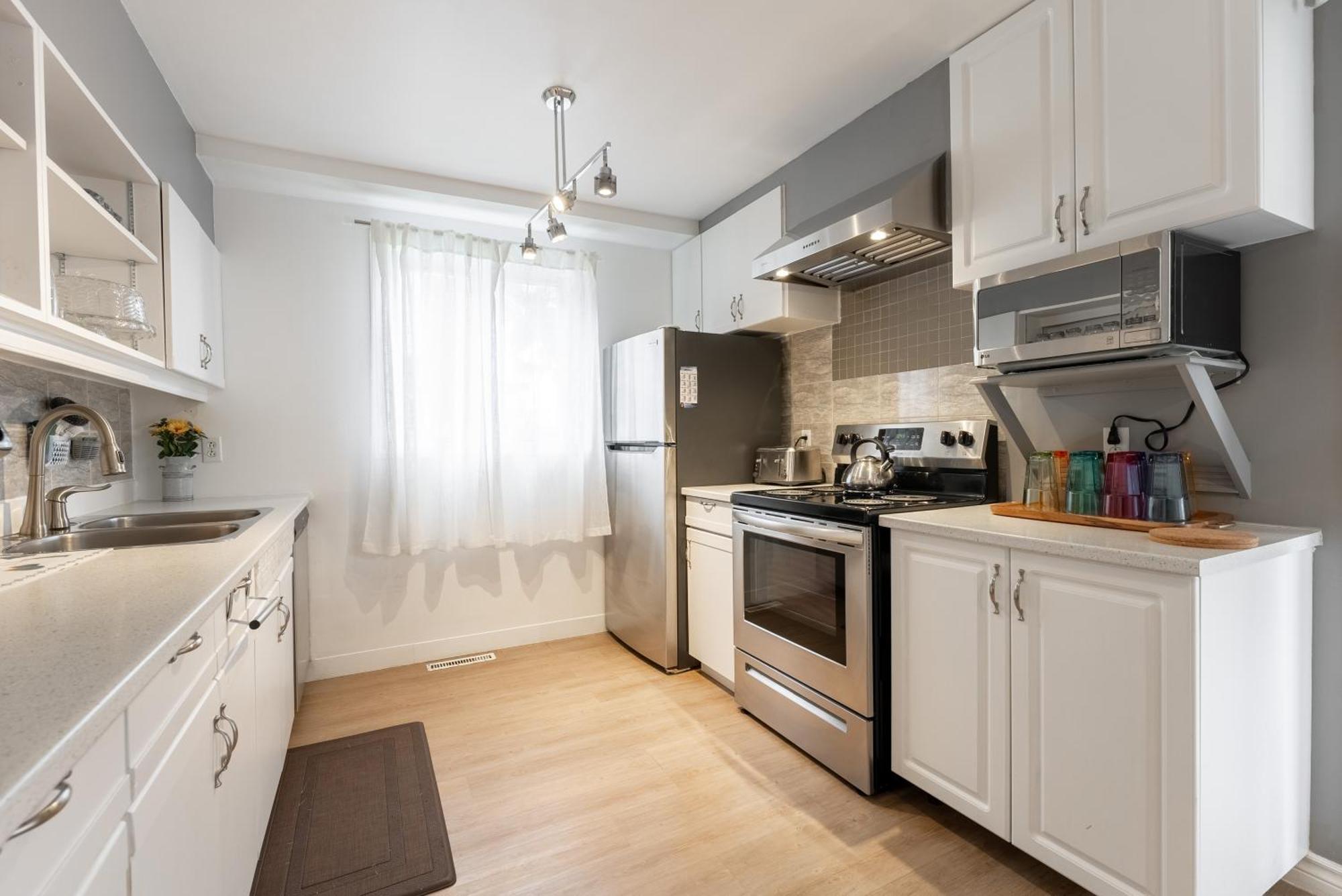Comfortable Spacious House With Parking Броссар Экстерьер фото