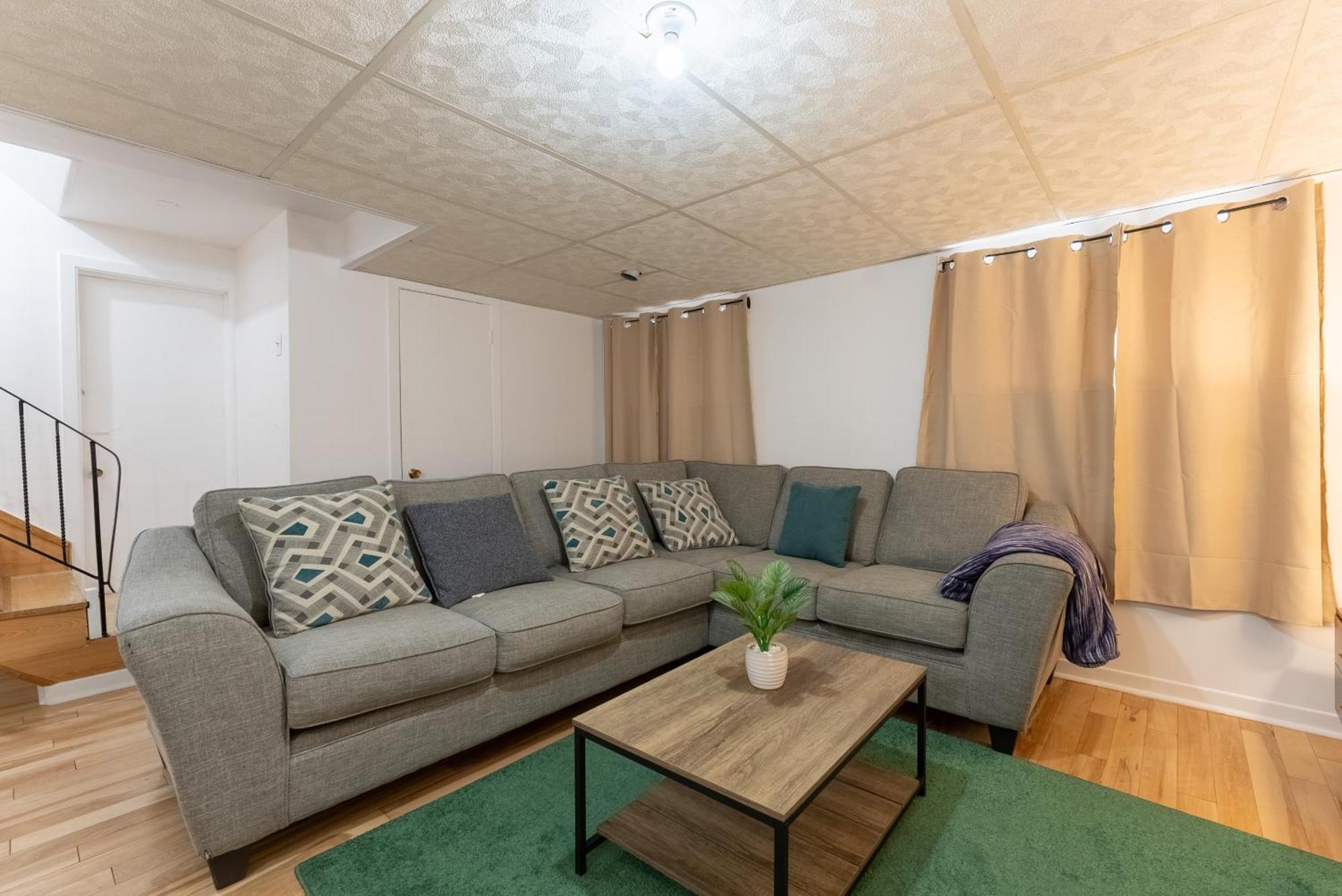 Comfortable Spacious House With Parking Броссар Экстерьер фото