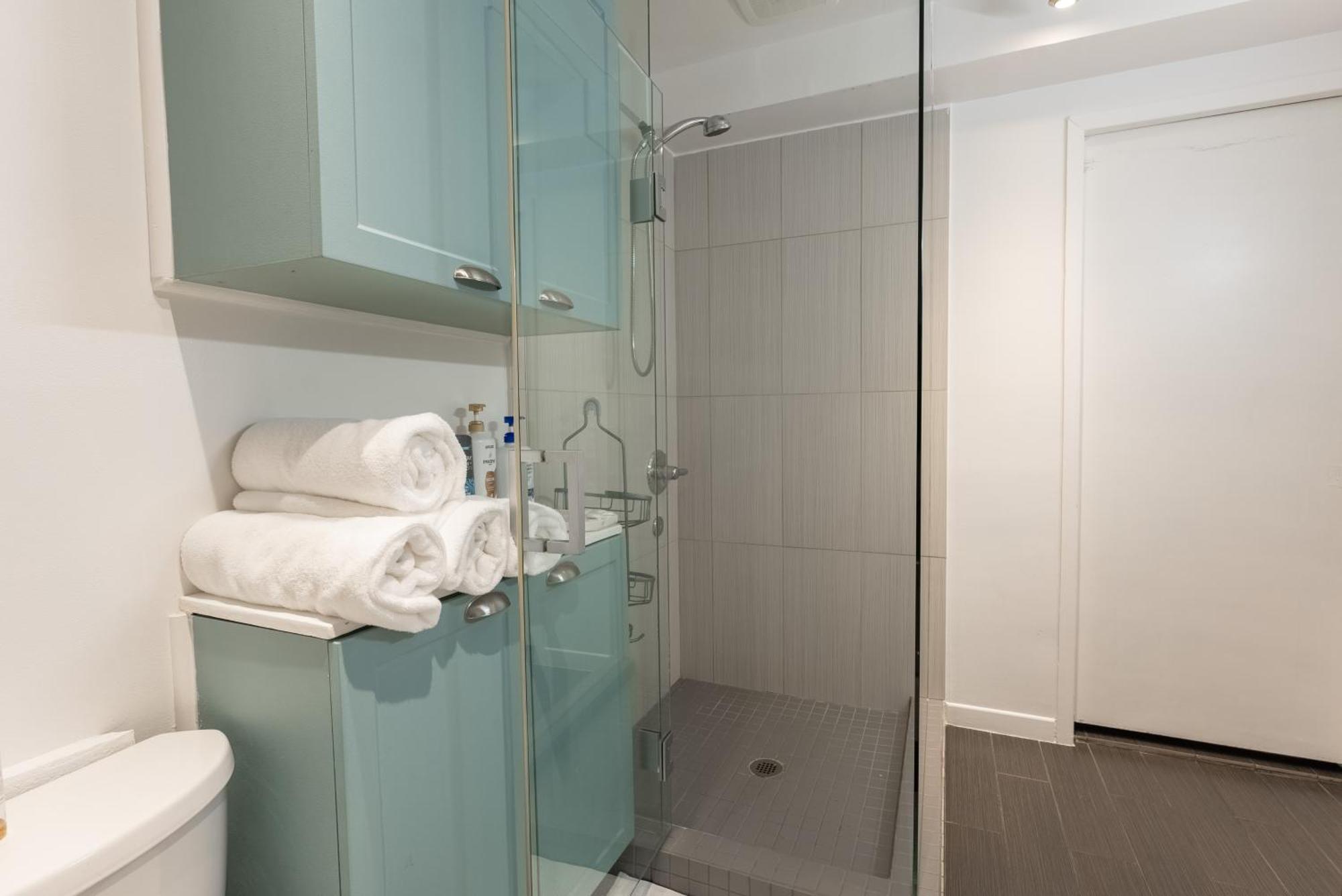 Comfortable Spacious House With Parking Броссар Экстерьер фото