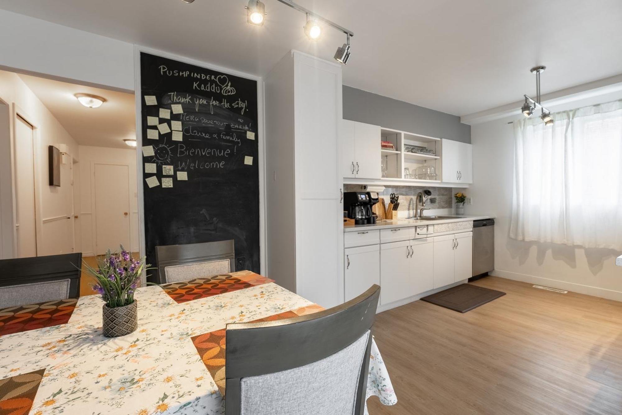 Comfortable Spacious House With Parking Броссар Экстерьер фото