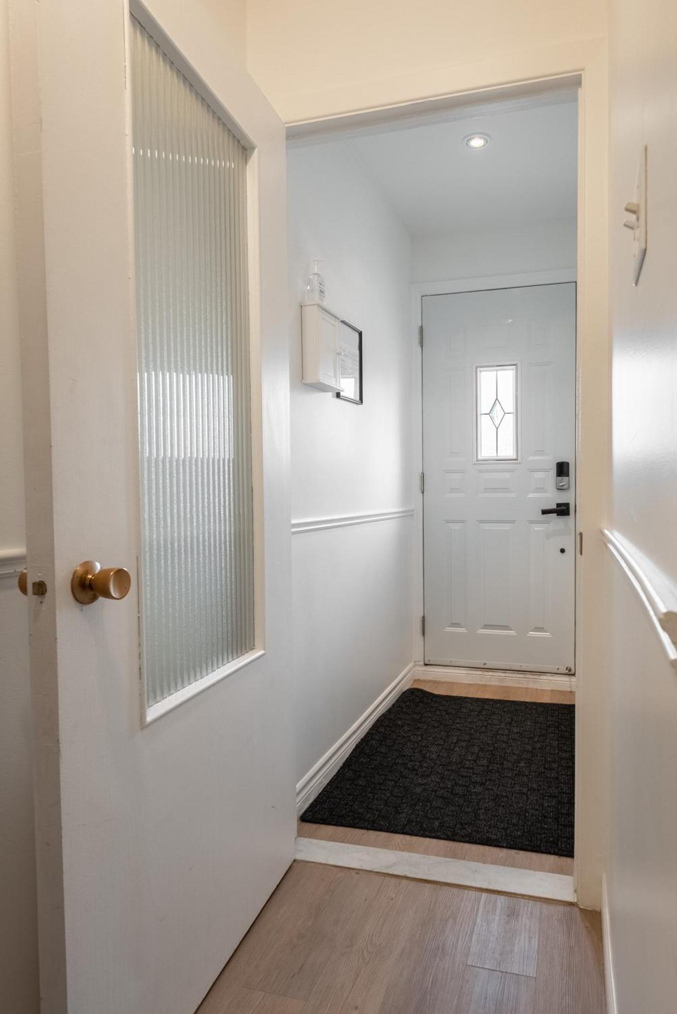 Comfortable Spacious House With Parking Броссар Экстерьер фото